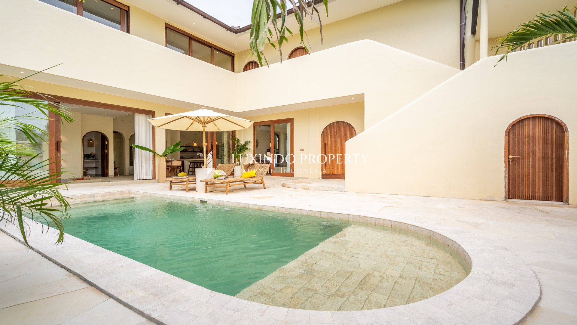 TUMBAK BAYUH - LUXURIOUS MODERN MEDITERRANEAN VILLA FOR SALE (LHV880)